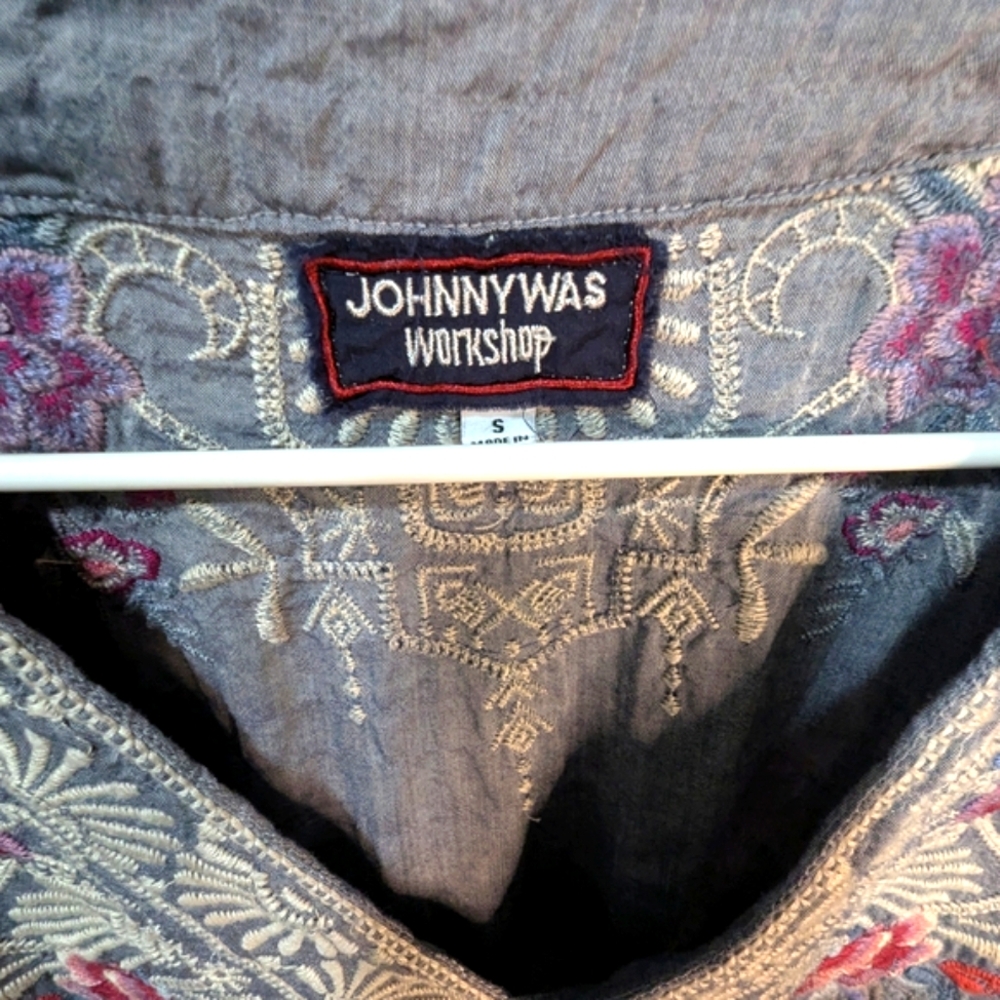 Johnny Was Blue Gray Embroidered Blouse with Relaxed Fit - Picture 5 of 7
